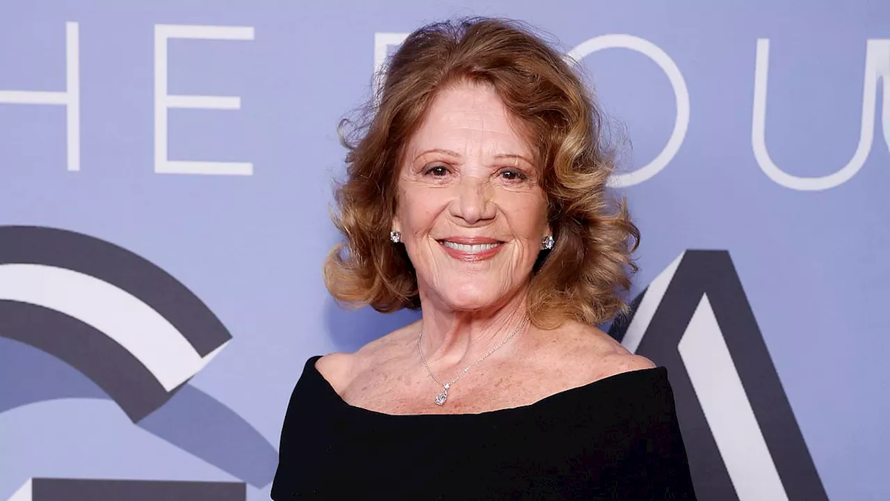 Celebrities Mourn the Loss of Broadway Star Linda Lavin