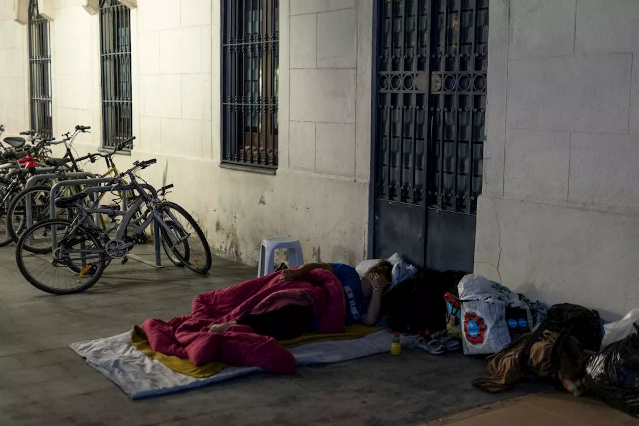 Juzgado obliga al Ayuntamiento de Badalona a dar alojamiento a cuatro personas sin hogar