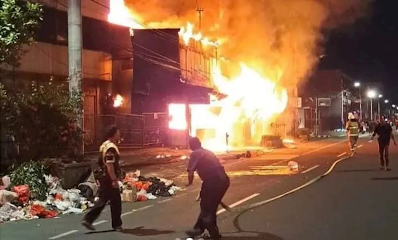 Pasangan Lansia Tewas Dalam Kebakaran Rumah di Jakarta