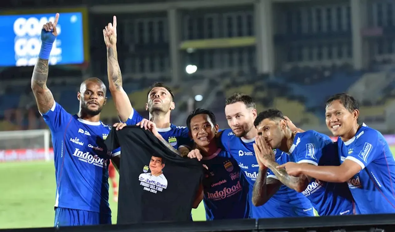 Persib Bandung Raih Puncak Klasemen Liga 1 Setelah Mengalahkan Persis Solo