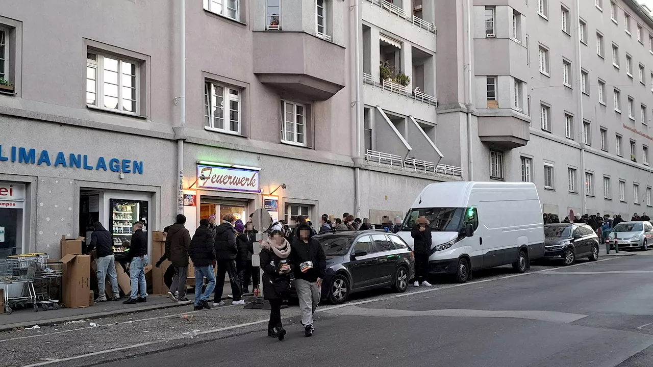 Stürmischer Andrang auf Feuerwerksgeschäfte in Wien trotz Verbot