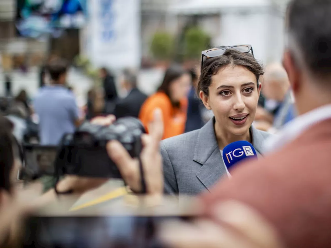 Cecilia Sala: Italia chiede libera, radicali protestano