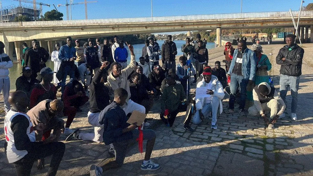 Protestas en Sevilla por la muerte ahogado de un mantero que se arrojó al río