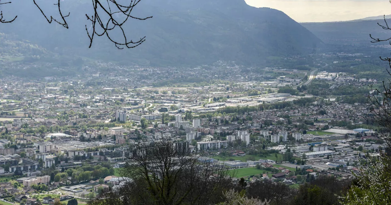 Alerte en Haute-Savoie : sous le brouillard depuis une semaine, la vallée de l’Arve placée en vigilance rouge aux particules fines