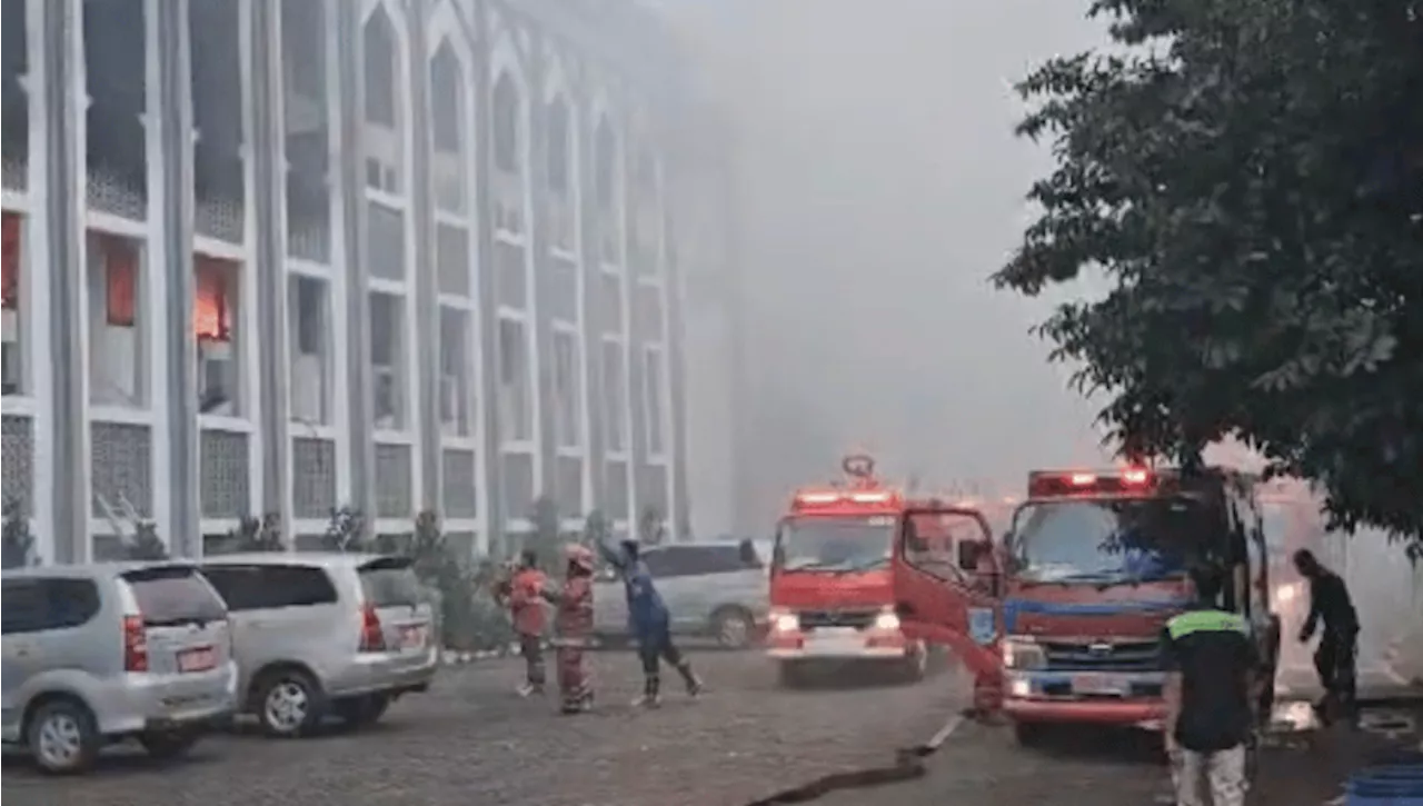 Kebakaran di Gedung Rektorat UIN Jakarta Ditekan dalam Waktu 30 Menit