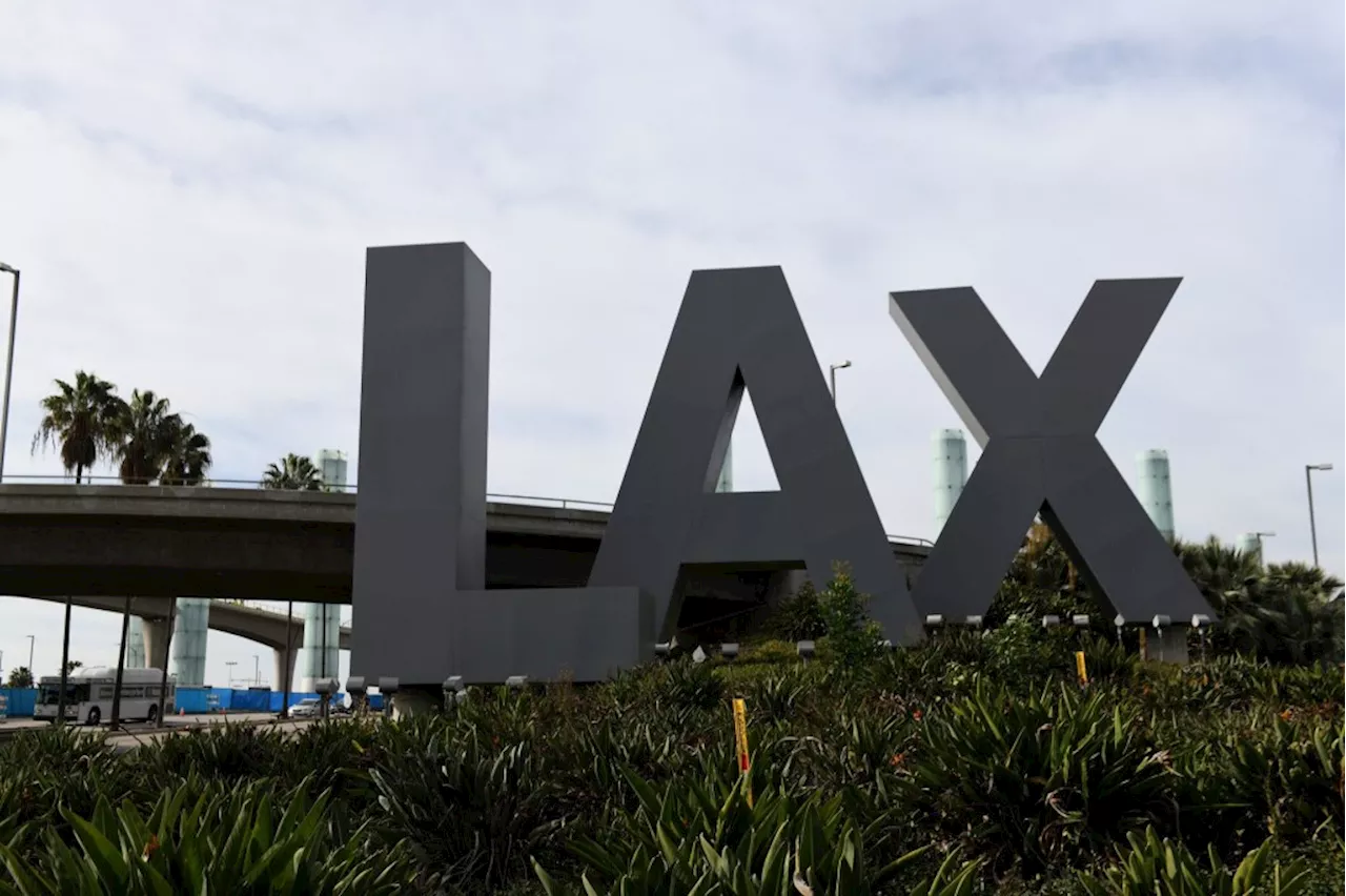 Key Lime Air Plane Nearly Crosses Runway at LAX