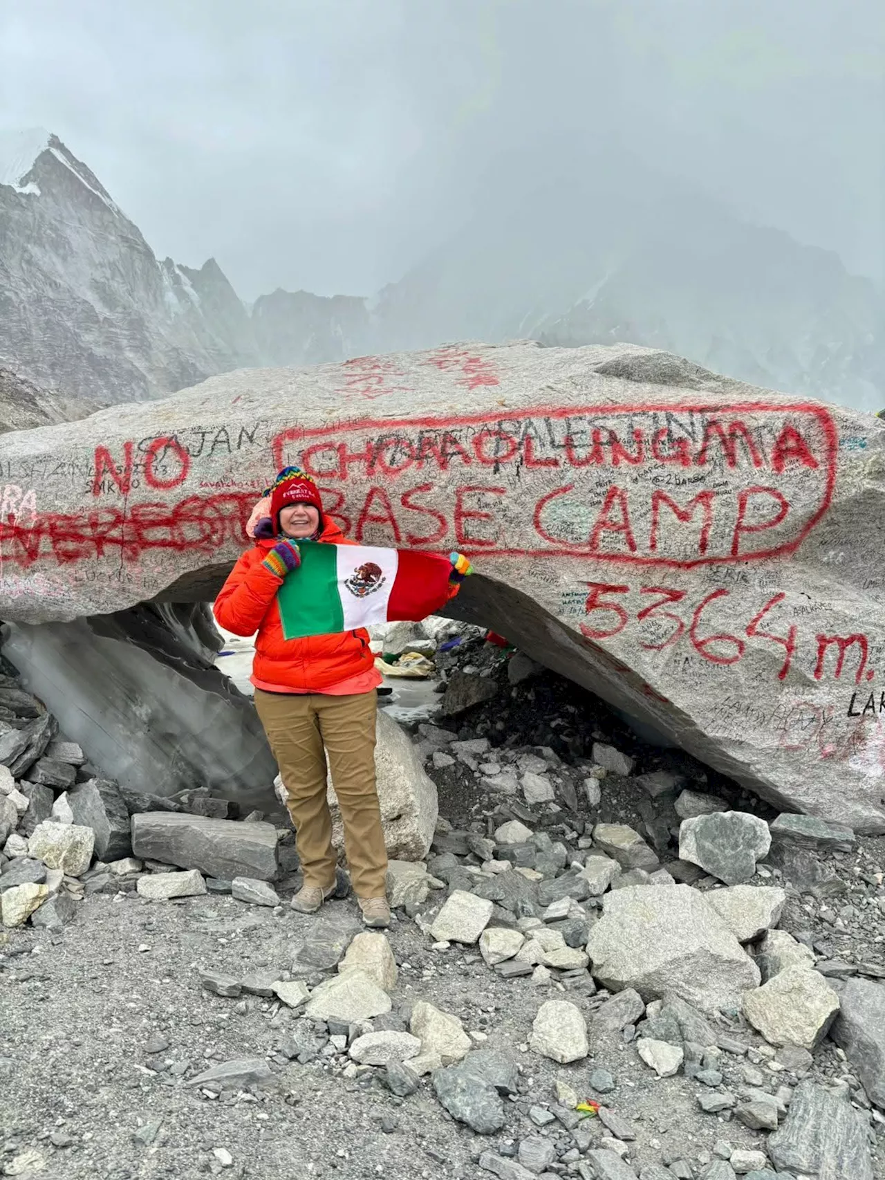 Maestra de filosofía de Chihuahua escalará el Monte Everest en fin de año: 'estoy loca, pero feliz'