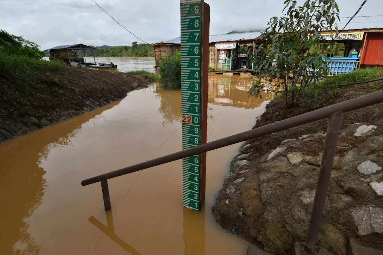 Flood Situation in Kuala Krai Improves as Water Levels Recede