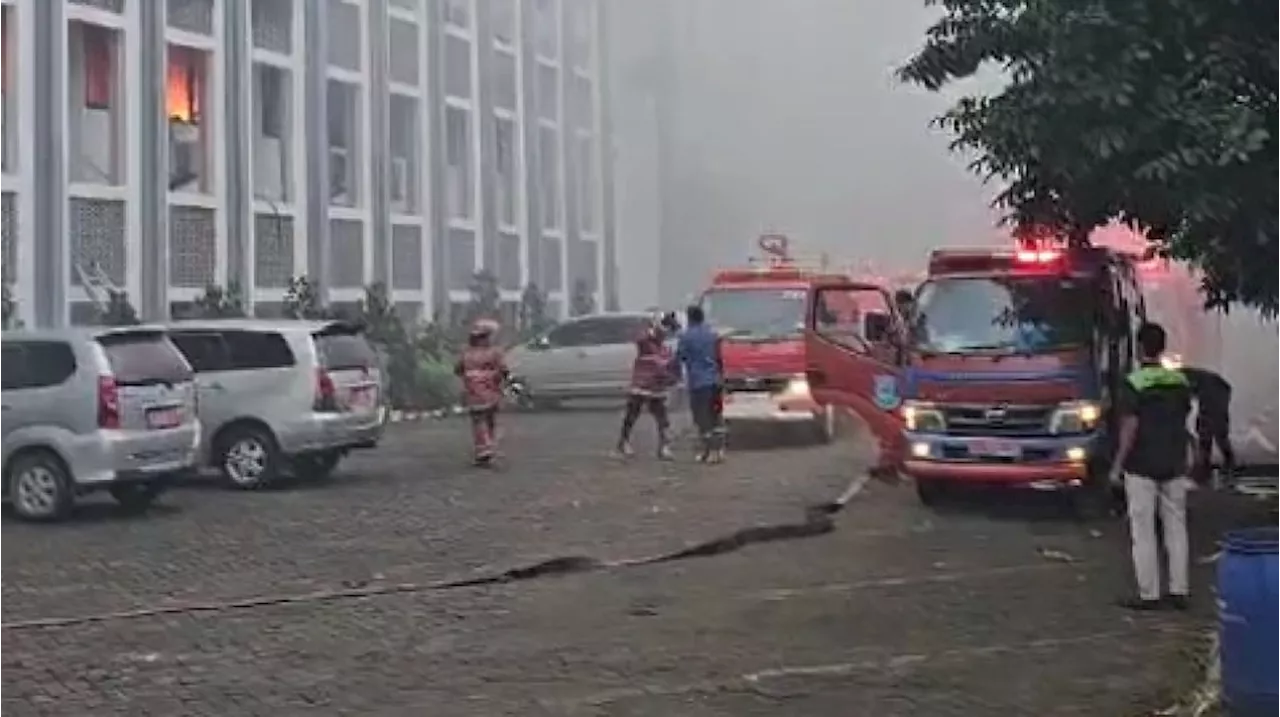 Kebakaran di UIN Syarif Hidayatullah 