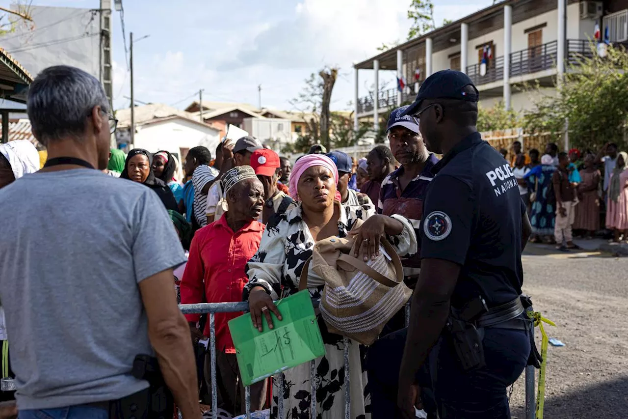 Départs humanitaires de Mayotte vers Anjouan après le cyclone Chido Cabas