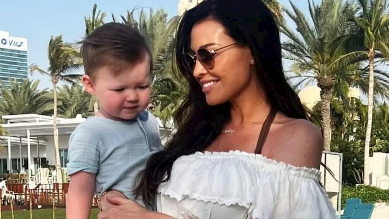 Jess Wright Opens Up About 'Anxiety' of Mum-Shaming During Flight Tantrum