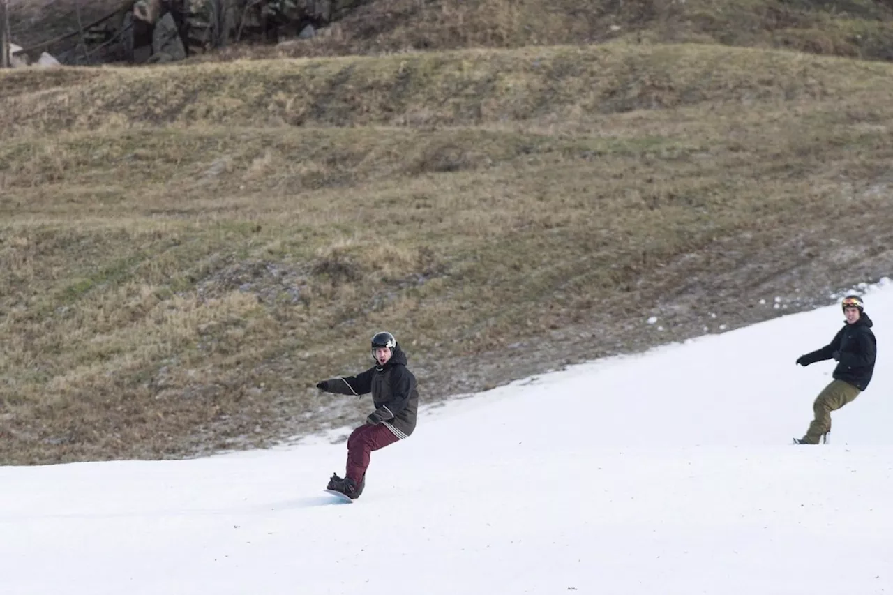 Quebec ski hill operators' spirits aren't dampened by rainy and warm weather