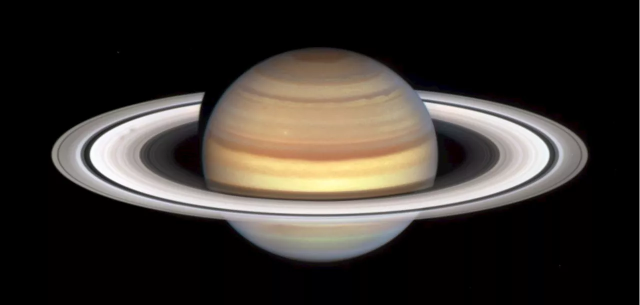 Hubble Captures Stunning Image of Saturn's Rings