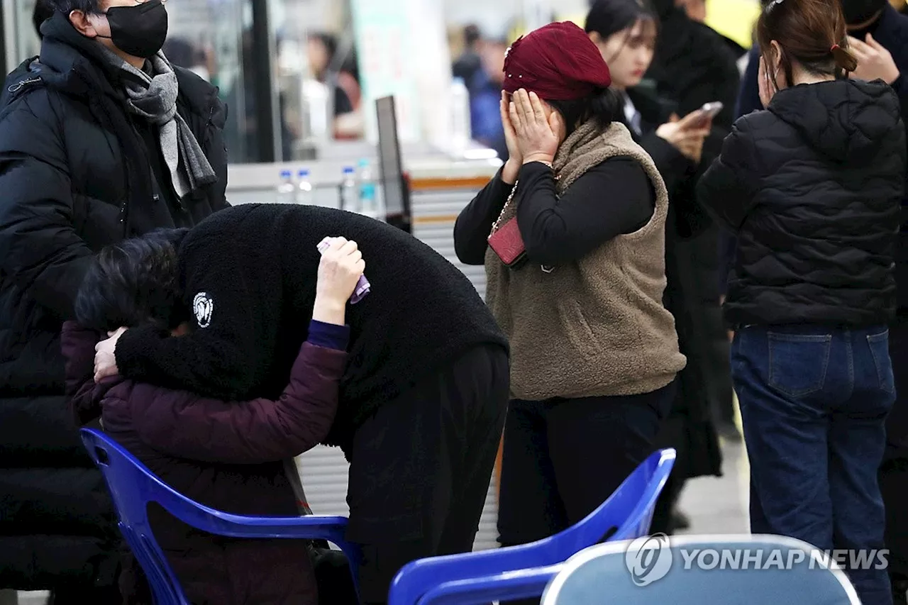 제주항공 참사 유가족, 무안공항 1층 합동분향소 마련 촉구