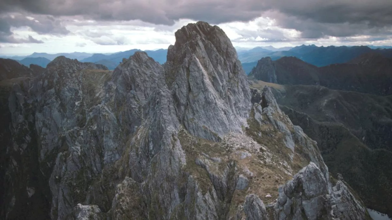 Bushwalker Dies in Fall from Tasmania's Federation Peak