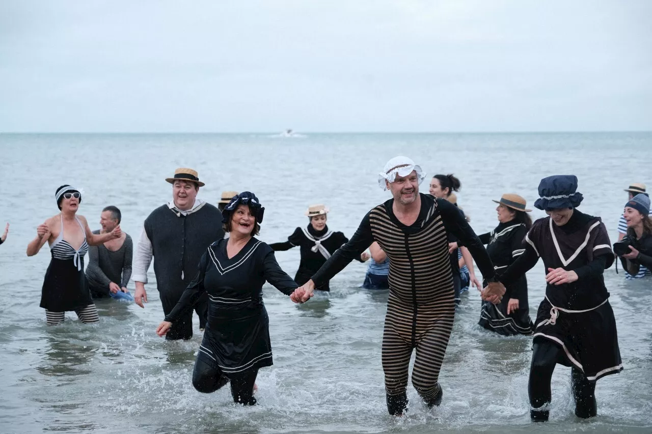 Le bain de Cabourg : une tradition frissonnante pour démarrer 2025