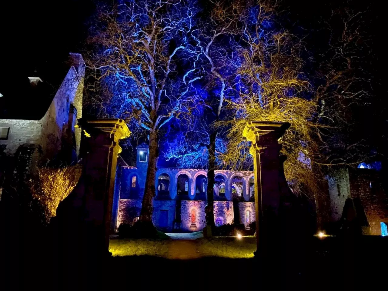 Noël à Beauport : Une Echappée Magique dans une Abbaye Lumineuse