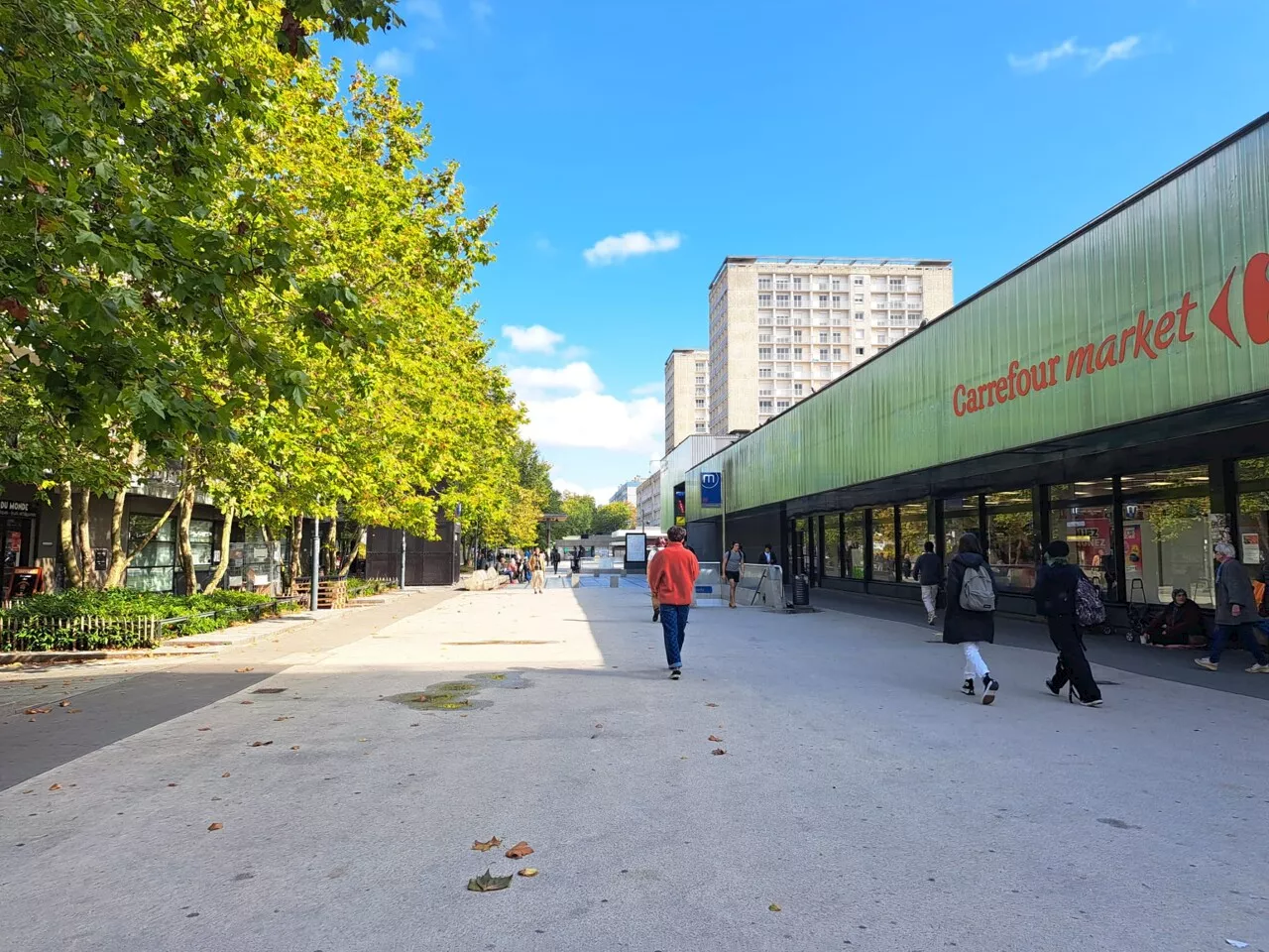 Trois coups de feu tirés en l'air sur la dalle Kennedy à Rennes