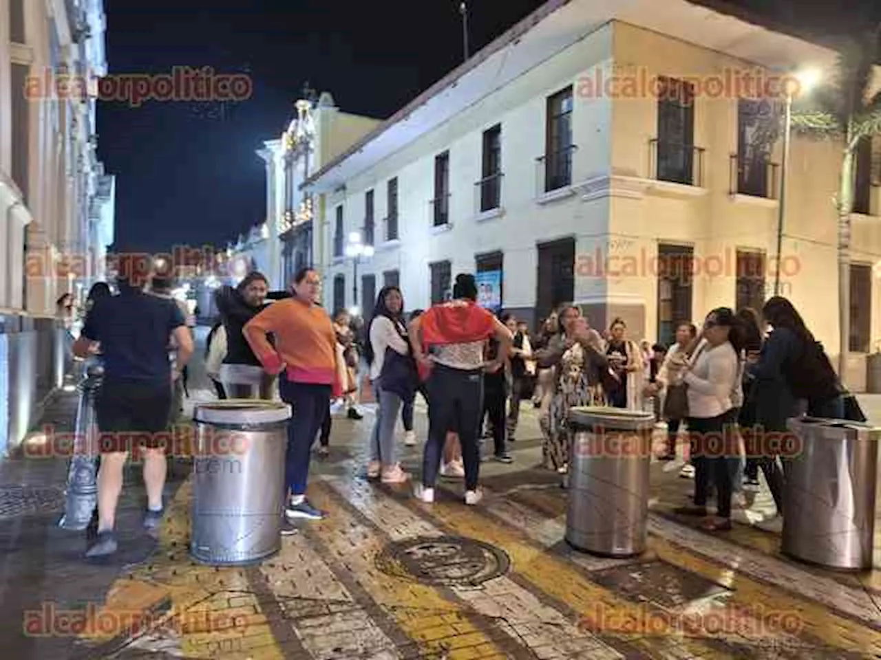 Liberan trabajadores el palacio municipal de Córdoba tras recibir sus salarios