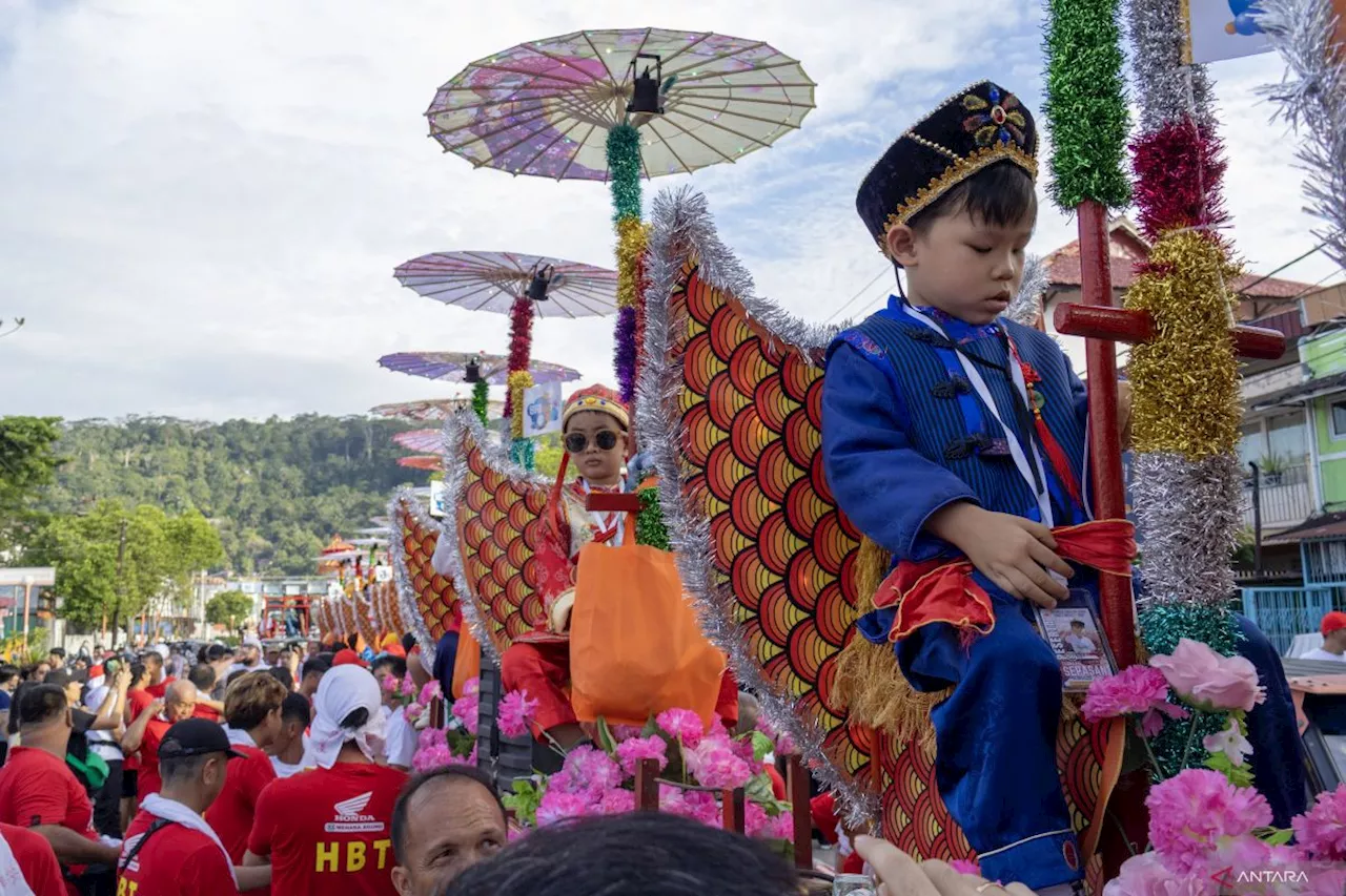 Etnis Tionghoa Padang lestarikan tradisi Sipasan pada generasi muda