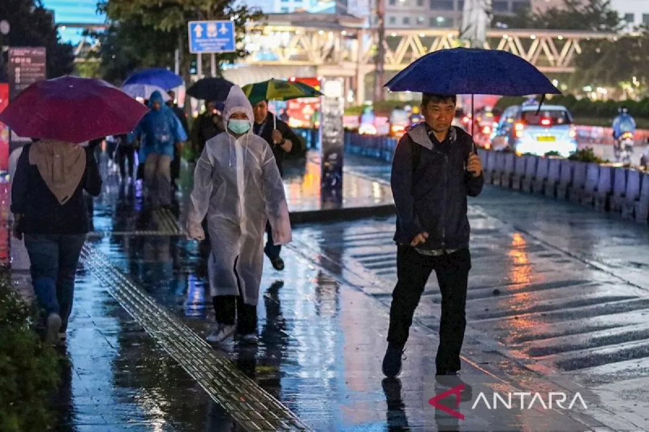 Lima Wilayah DKI Jakarta Diguyur Hujan Siang-Sore