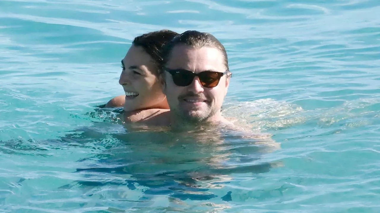 Leonardo DiCaprio schwimmt im Liebesglück mit Vittoria Ceretti auf St. Barth