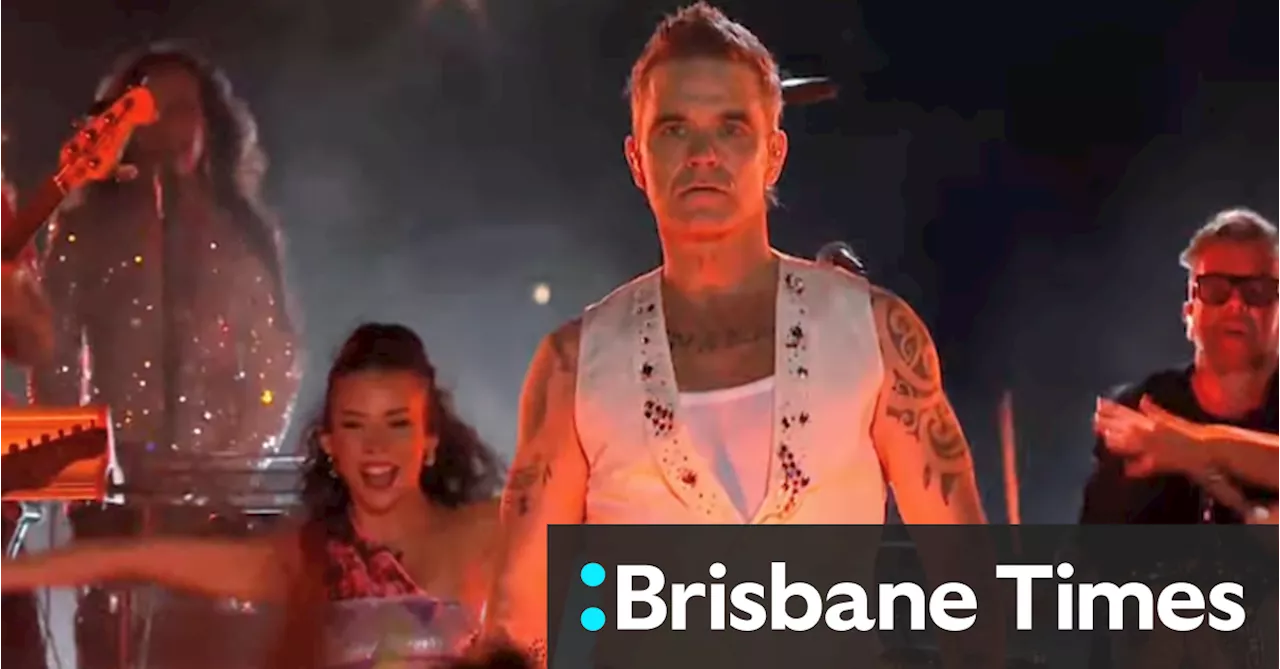 Robbie Williams Steals Sydney New Year's Eve Show