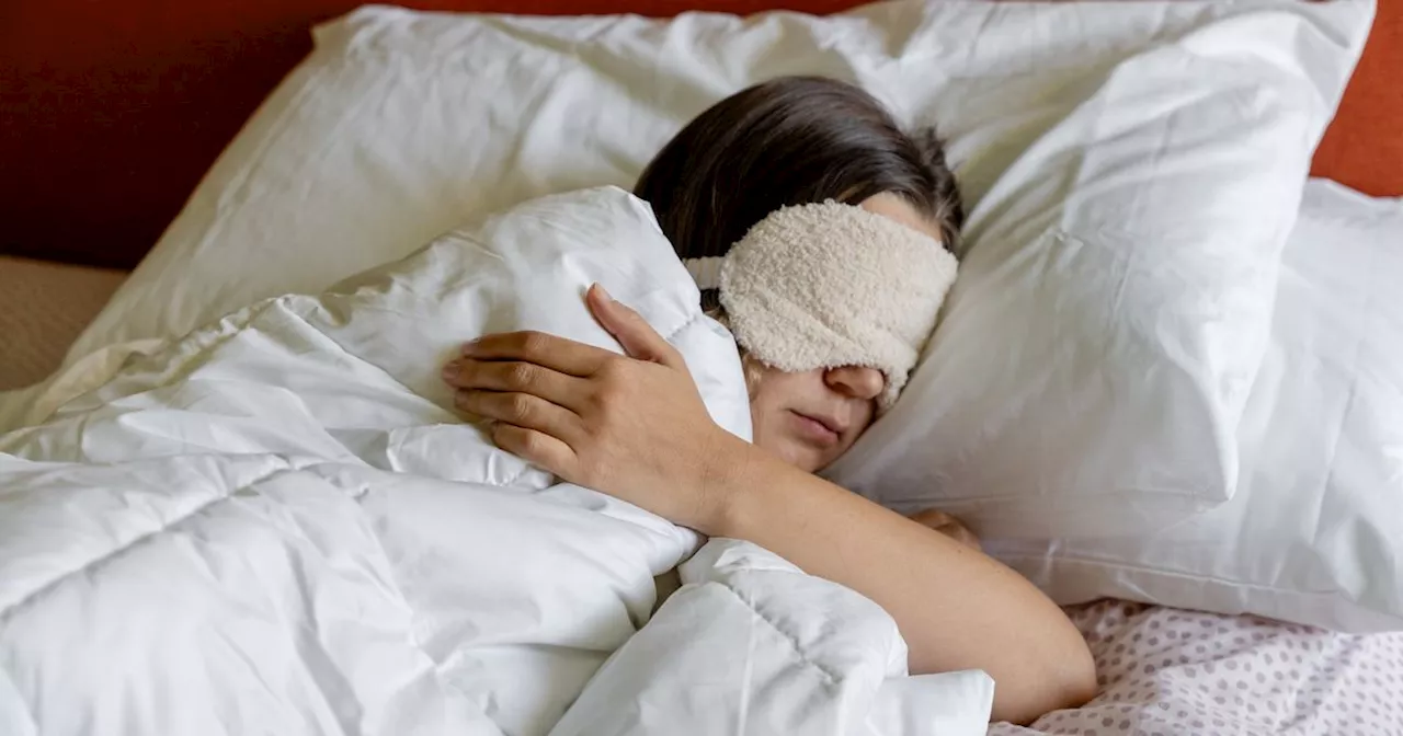 Doctor Warns: These Signs Mean Your Pillow Needs to Be Replaced