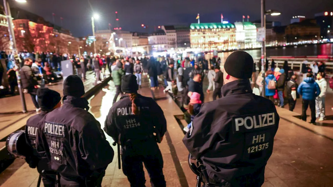 Jahreswechsel: So bereiten sich Polizei und Feuerwehr auf die Silvesternacht vor