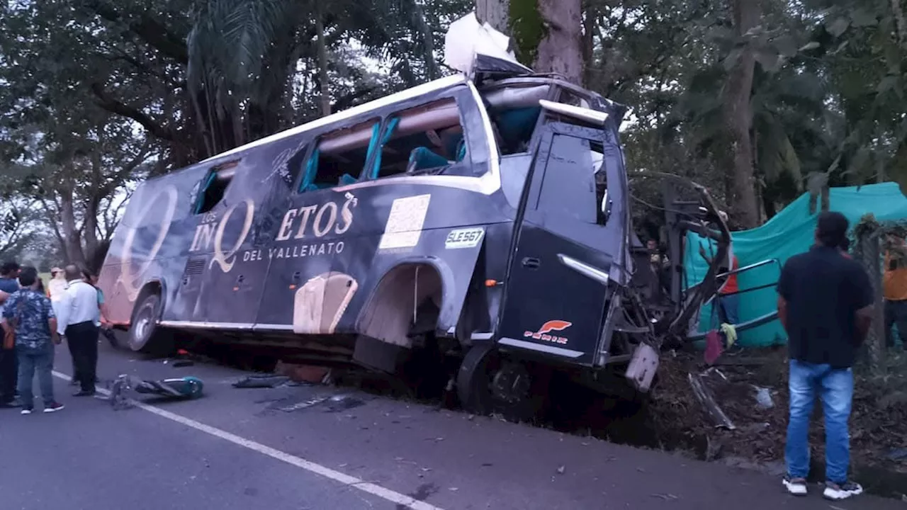 Accidente Fatal en Córdoba: Bus de los Inquietos del Vallenato se vuelca