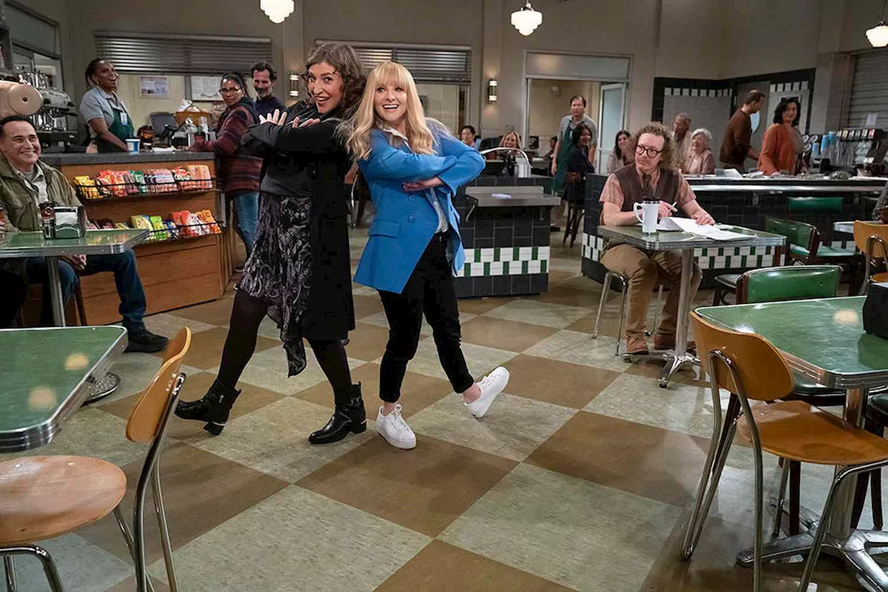 Mayim Bialik Reunites With Melissa Rauch for 'The Neighborhood' Cameo