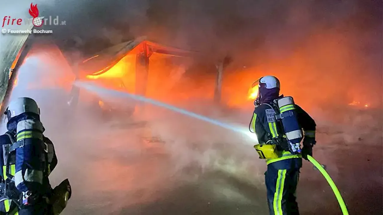 Großbrand in Lagerhalle in Bochum