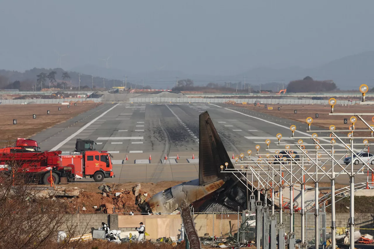 무안공항 로컬라이저·둔덕, 규정 준수 논란