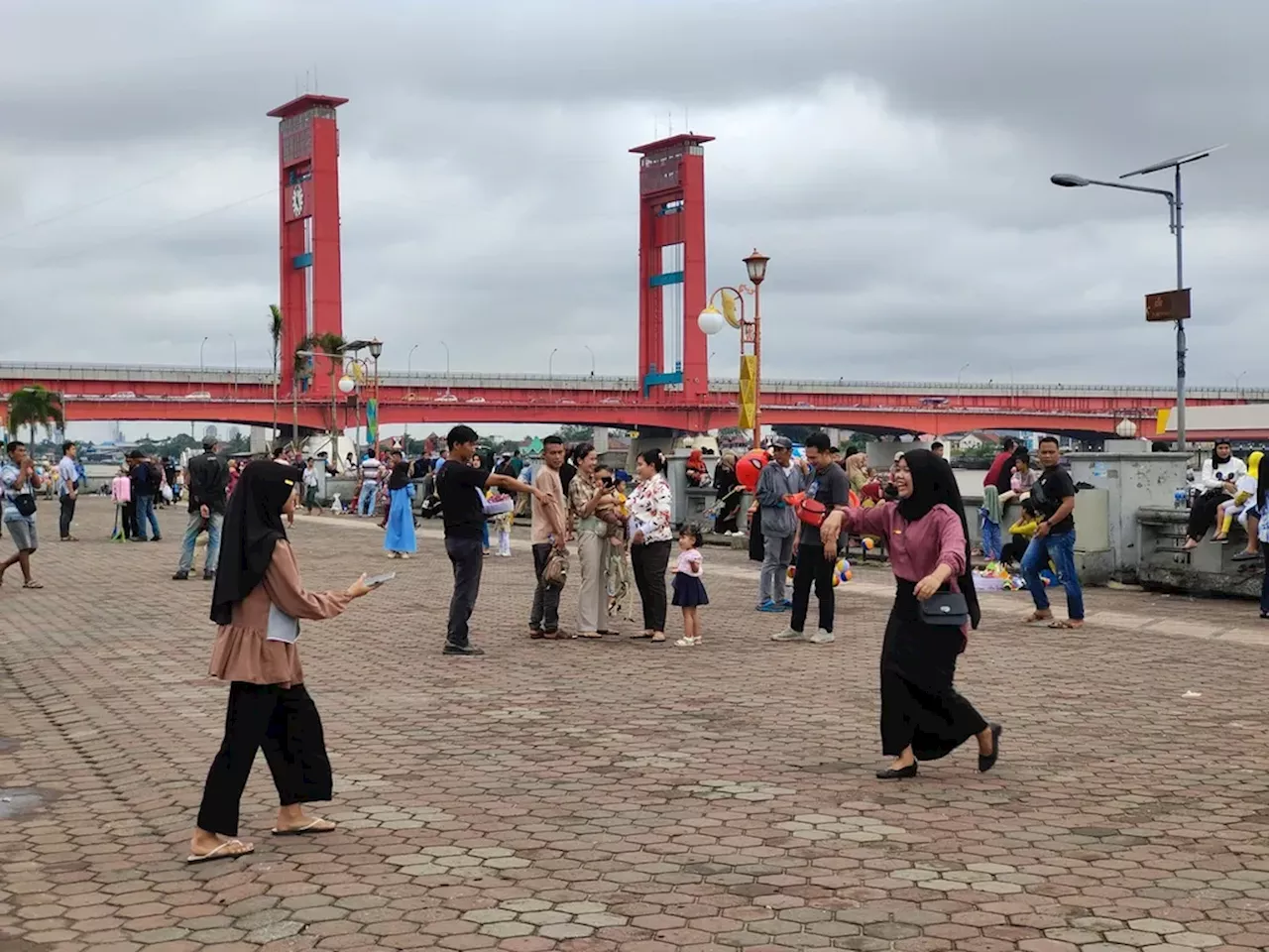 Palembang Gelar Pertunjukan Drone di Atas Sungai Musi untuk Tahun Baru