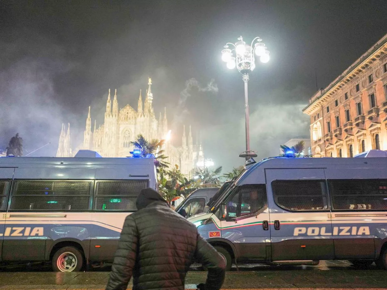 Milano chiude il centro per San Silvestro: proteste e sicurezza a confronto