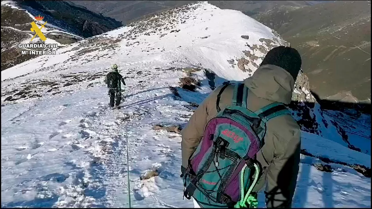 Padre y hijo rescatados en el Pico San Lorenzo por la Guardia Civil