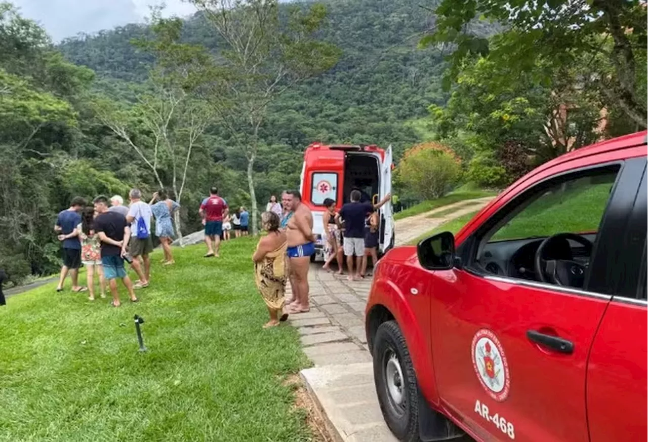 Idosa morre após ser arrastada por cachoeira em Petrópolis