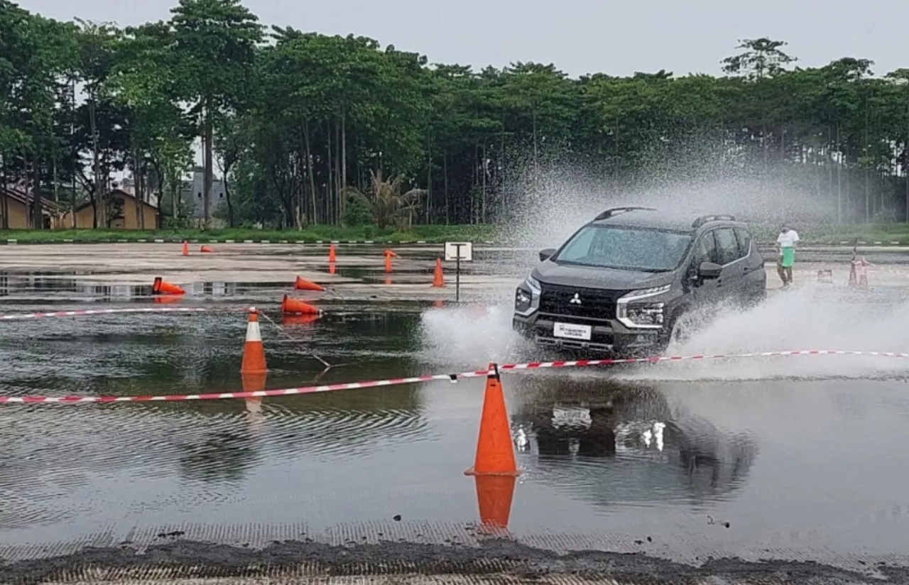 New Xpander Cross: SUV Kompak untuk Keluarga Petualang