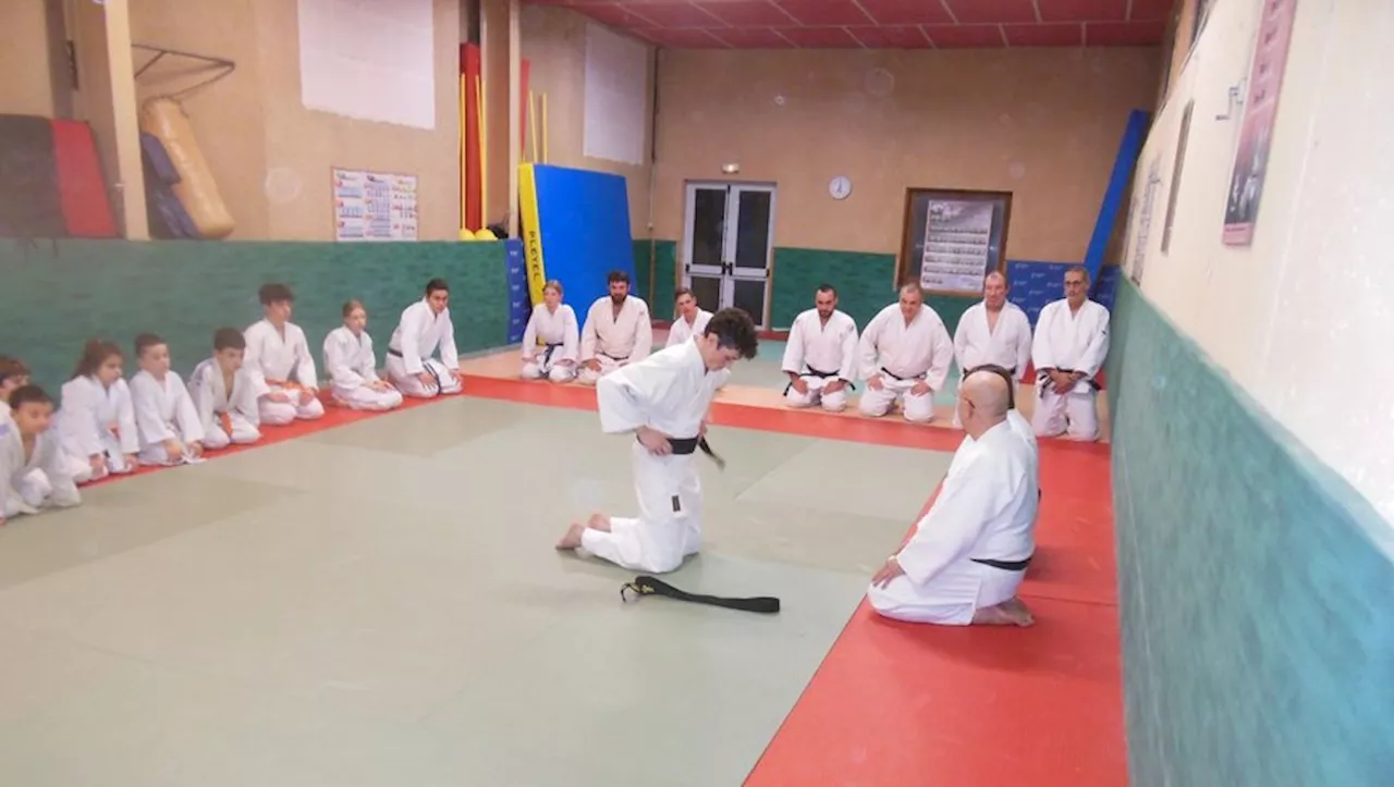 Judo : remise de la ceinture noire à Louis Sist, judoka à Puycasquier