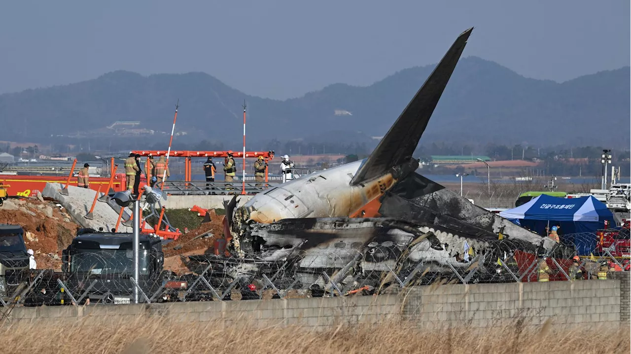 L'obstacle en béton à l'aéroport de Muan