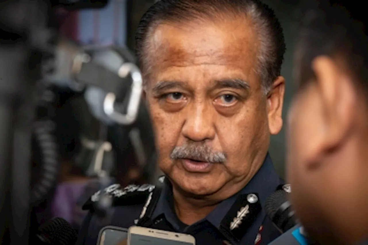 Court orders Papagomo to remove all social media posts about police chief after granting injunction to IGP Razarudin pending defamation hearing