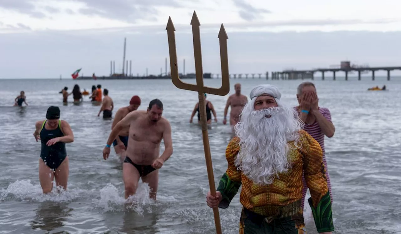 Sturm sorgt für Absagen beim Neujahrsschwimmen und auf der Fähre