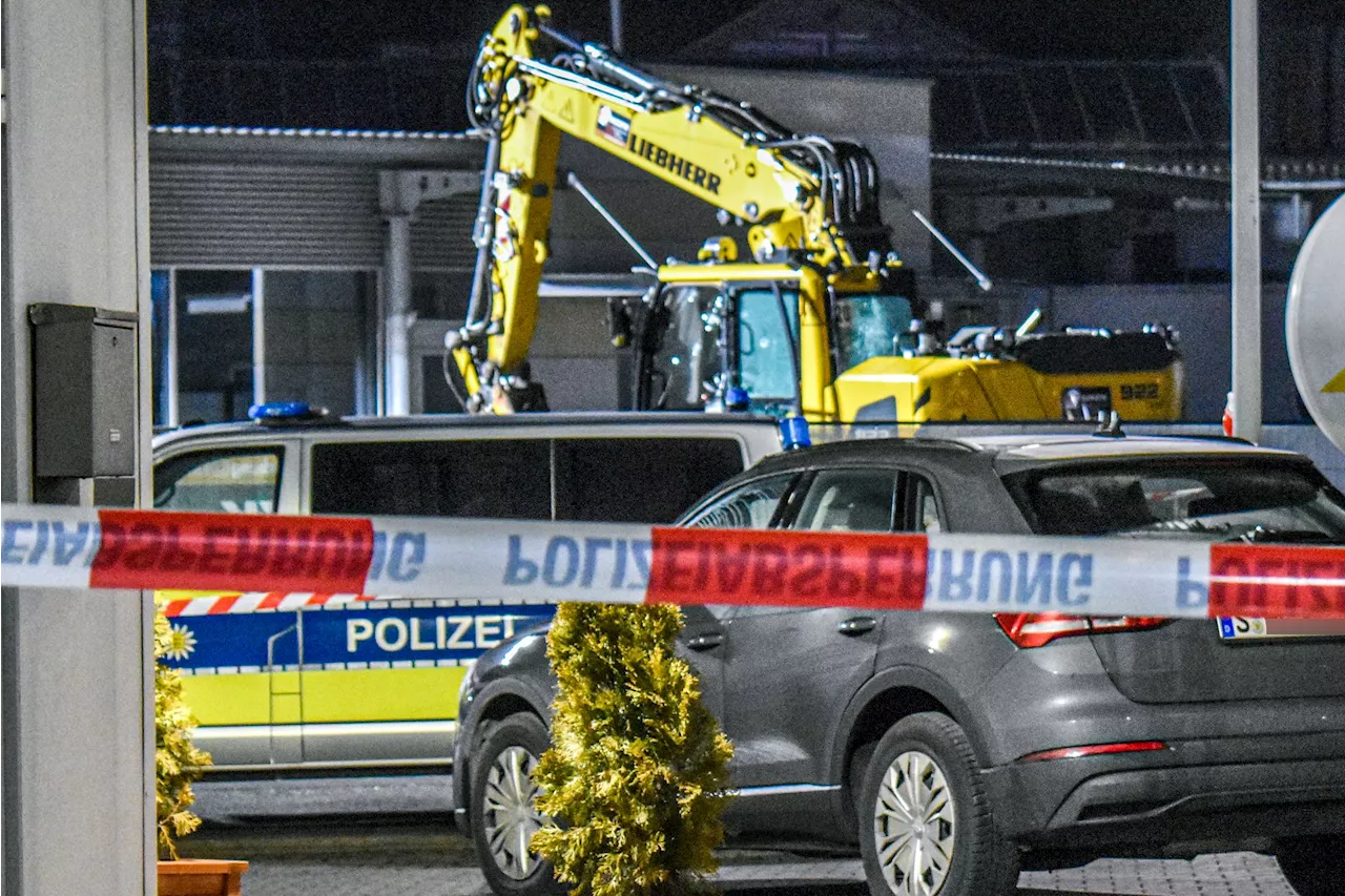 Bagger-Fahrer verursacht Verwüstungen und stirbt bei Schießerei mit Polizei