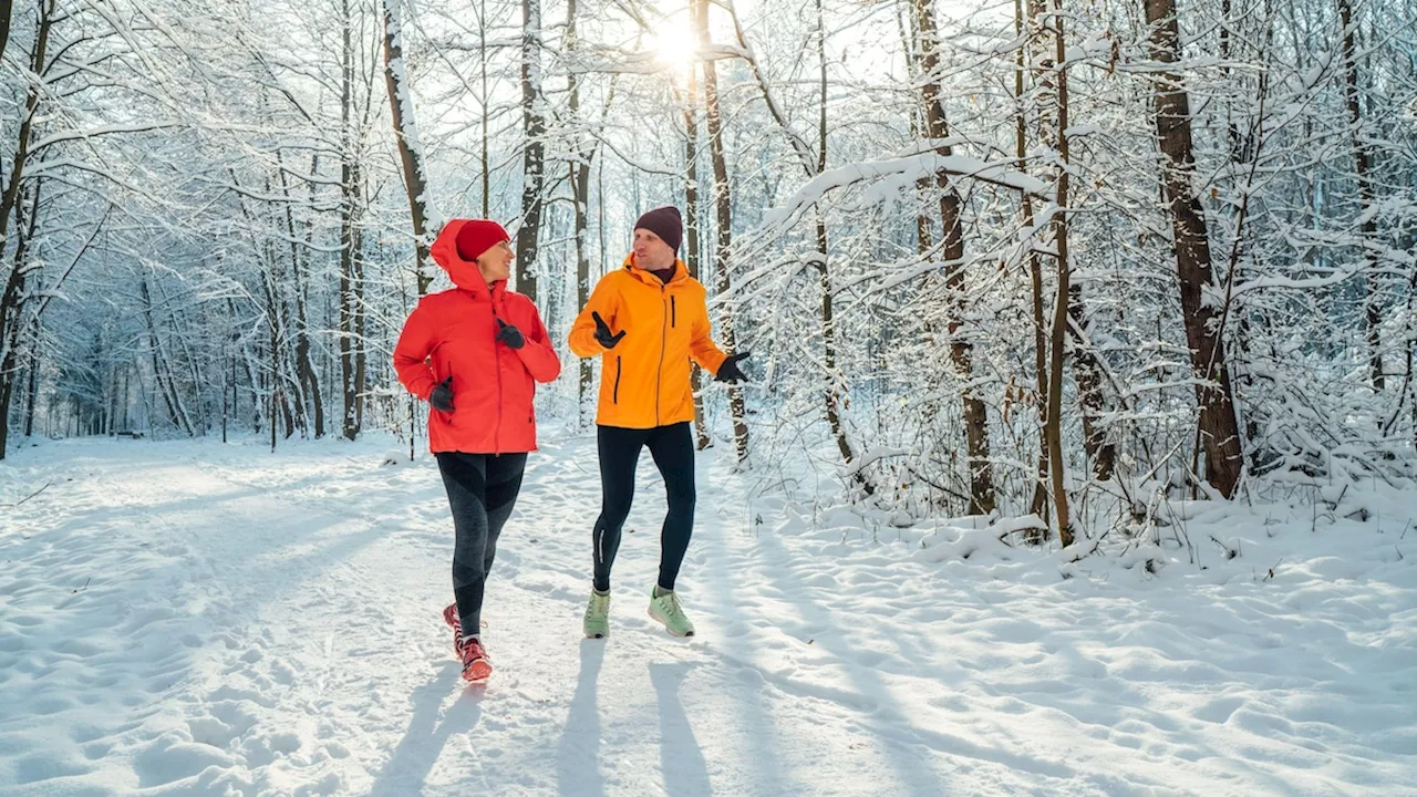 Winter Running Gear: A Guide to Staying Warm and Visible on Cold Weather Runs