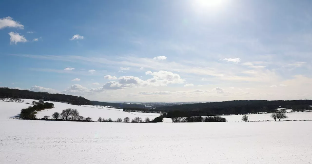 UK Set for Snowy Weekend as Temperatures Plummet