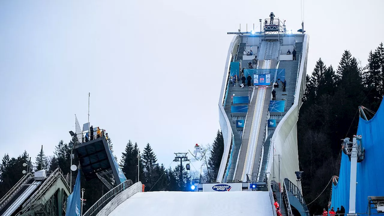 Eisenbichler quält sich in Quali: Skispringer haben schon wieder Ärger mit dem Aufzug