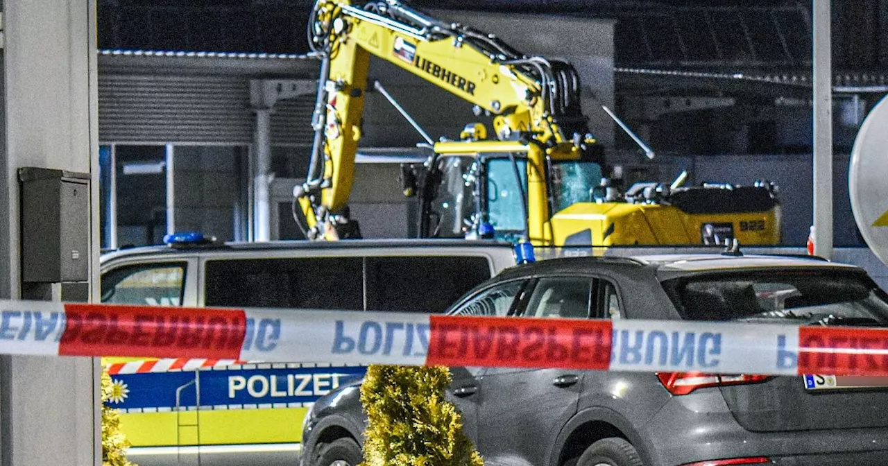 Bagger-Fahrer Verursacht Chaos - Polizei Erschießt Mann