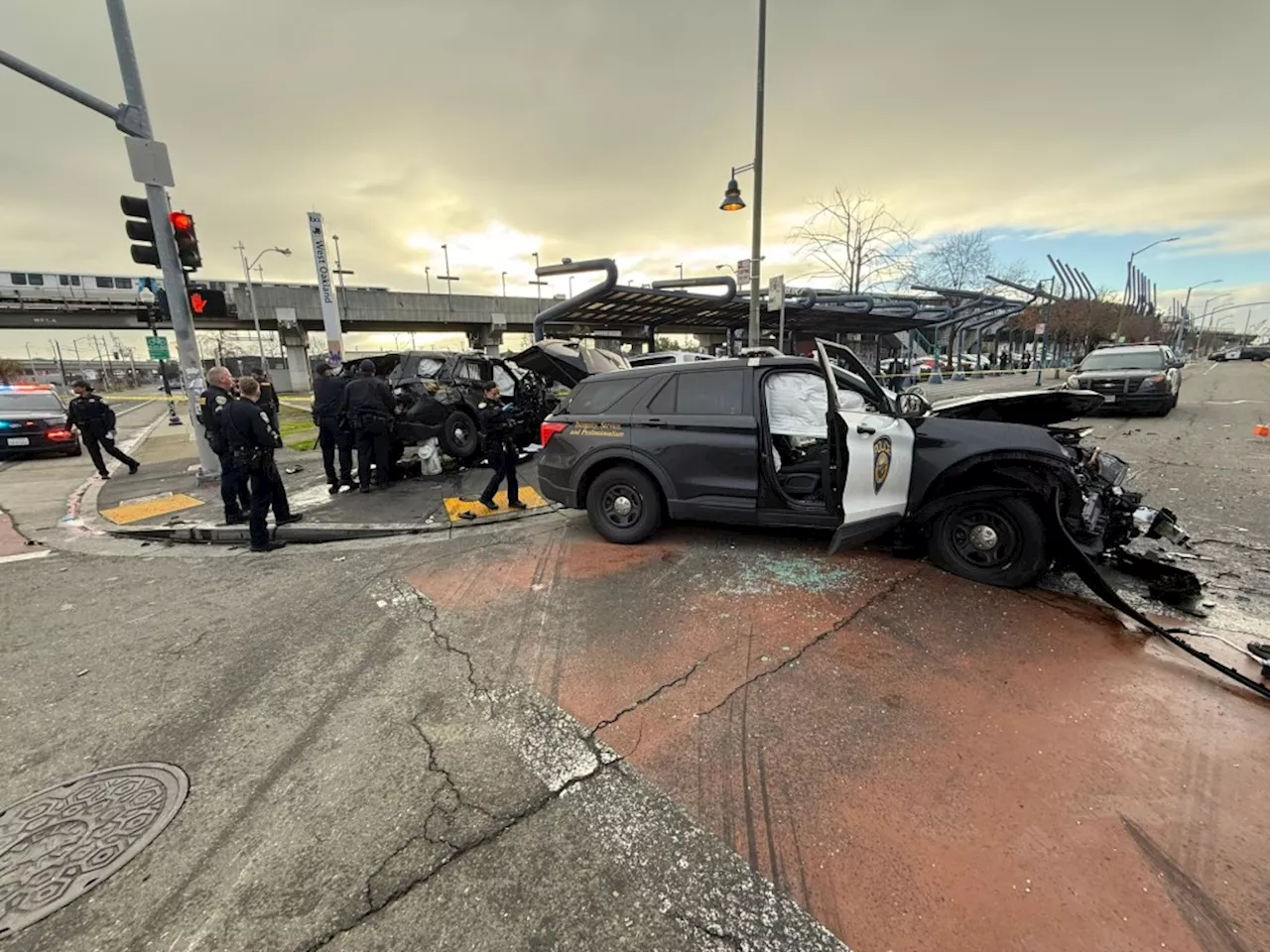 3 BART officers hospitalized after multi-vehicle crash