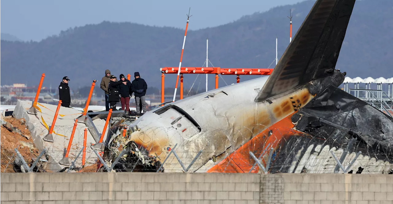 국토부, 무안공항 콘크리트 둔덕 규정 위반 여부 ‘오락가락’ 책임 회피 논란