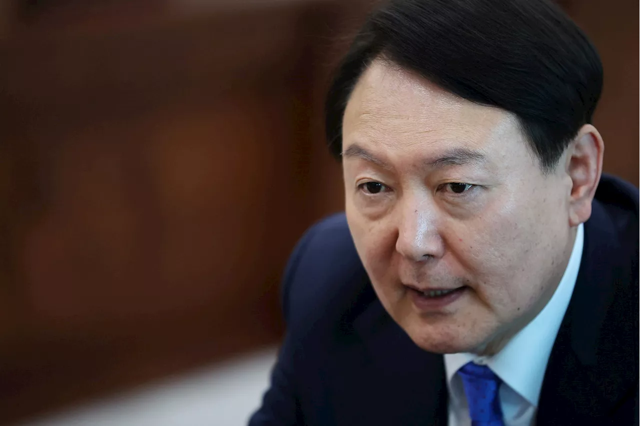 South Korea Issues Arrest Warrant for President Yoon Suk-yeol